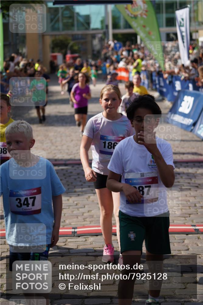 13.06.2025 - Holstenköstenlauf Felixshl http://msf.ph/oto/7925128 13.06.2025 16:22:54 Laufen 109, 603, 608, 612, 621, 880, 1059, 1179, 1276, 1278, 1345, 1394, 1804, 1813 meine-sportfotos.de