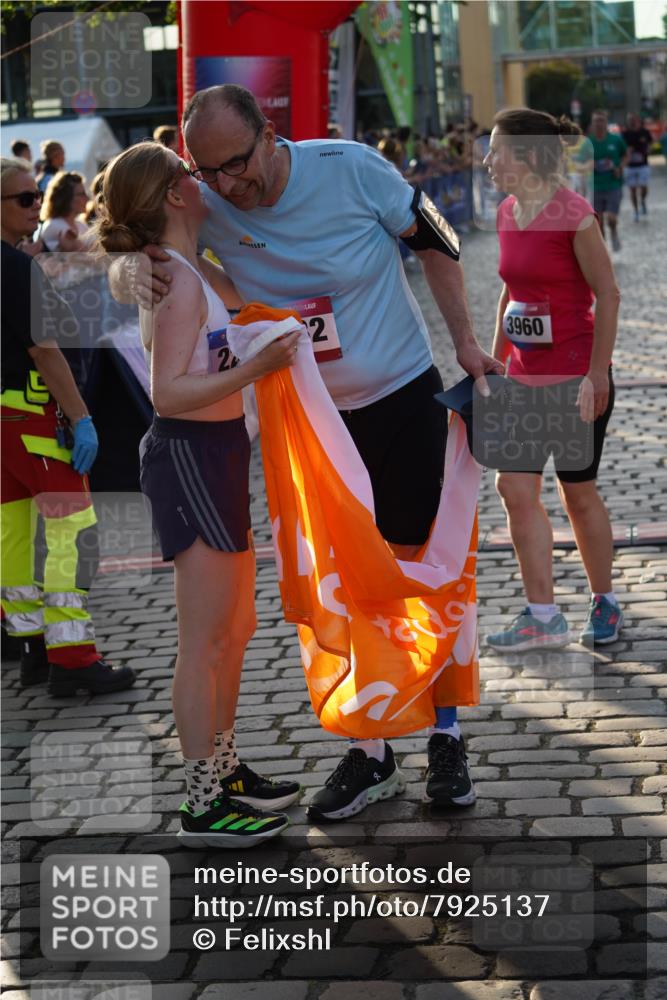 13.06.2025 - Holstenköstenlauf Felixshl http://msf.ph/oto/7925137 13.06.2025 20:05:08 Laufen 2177, 2987, 3060, 3070, 3634 meine-sportfotos.de
