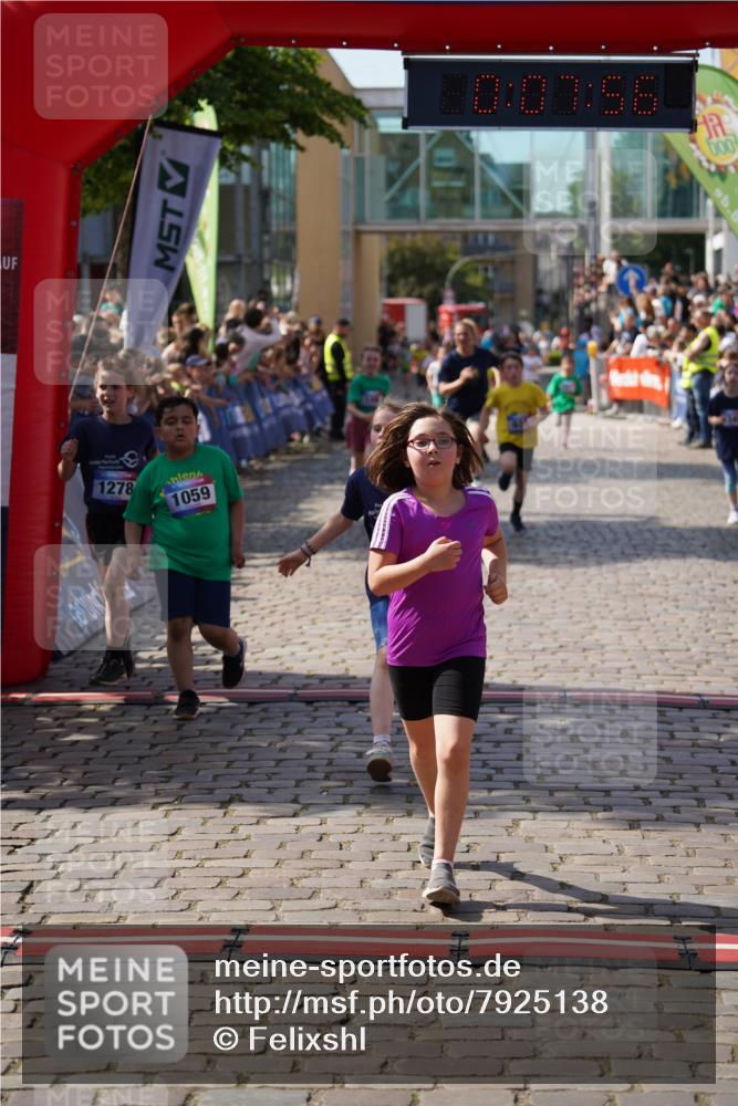 13.06.2025 - Holstenköstenlauf Felixshl http://msf.ph/oto/7925138 13.06.2025 16:22:57 Laufen 109, 603, 612, 621, 880, 1059, 1074, 1178, 1179, 1276, 1278, 1345, 1394, 1813 meine-sportfotos.de
