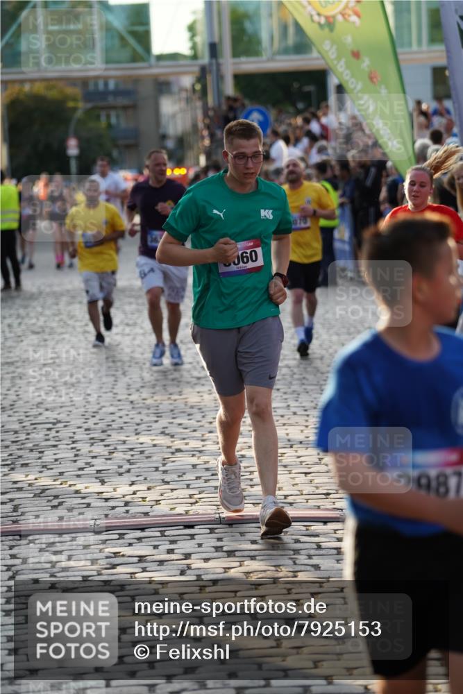 13.06.2025 - Holstenköstenlauf Felixshl http://msf.ph/oto/7925153 13.06.2025 20:05:13 Laufen 2177, 2404, 2987, 3060, 3070, 3072, 3305, 3634, 3790 meine-sportfotos.de