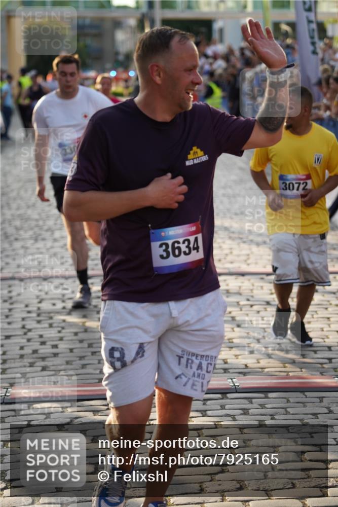 13.06.2025 - Holstenköstenlauf Felixshl http://msf.ph/oto/7925165 13.06.2025 20:05:19 Laufen 2120, 2270, 2404, 3070, 3072, 3305, 3634, 3790 meine-sportfotos.de