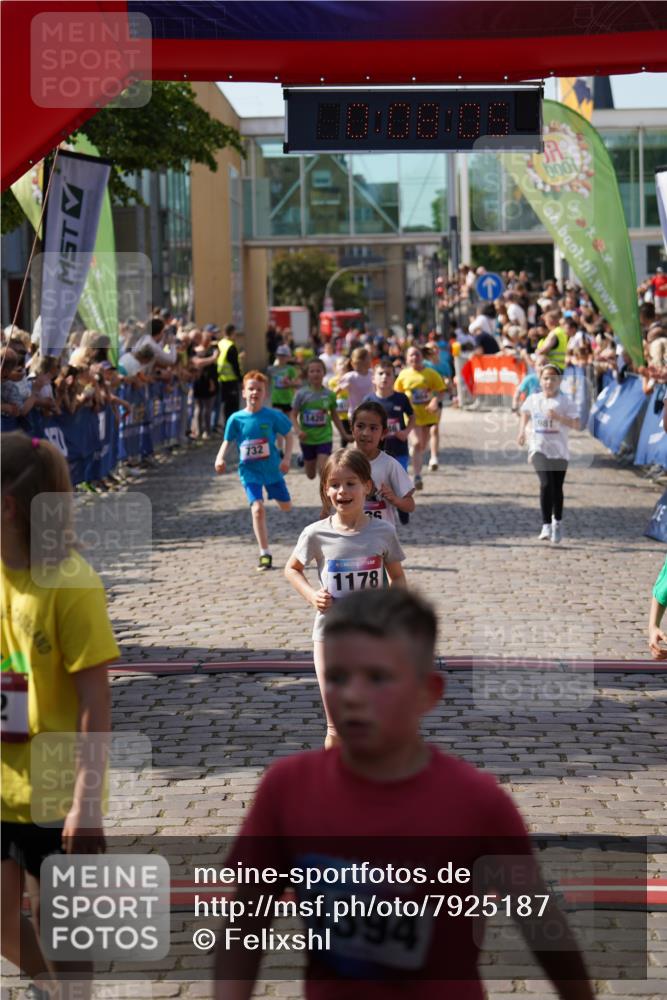 13.06.2025 - Holstenköstenlauf Felixshl http://msf.ph/oto/7925187 13.06.2025 16:23:06 Laufen 604, 612, 615, 730, 732, 745, 746, 883, 981, 1074, 1076, 1178, 1226, 1346, 1394, 1420, 1422, 1423 meine-sportfotos.de