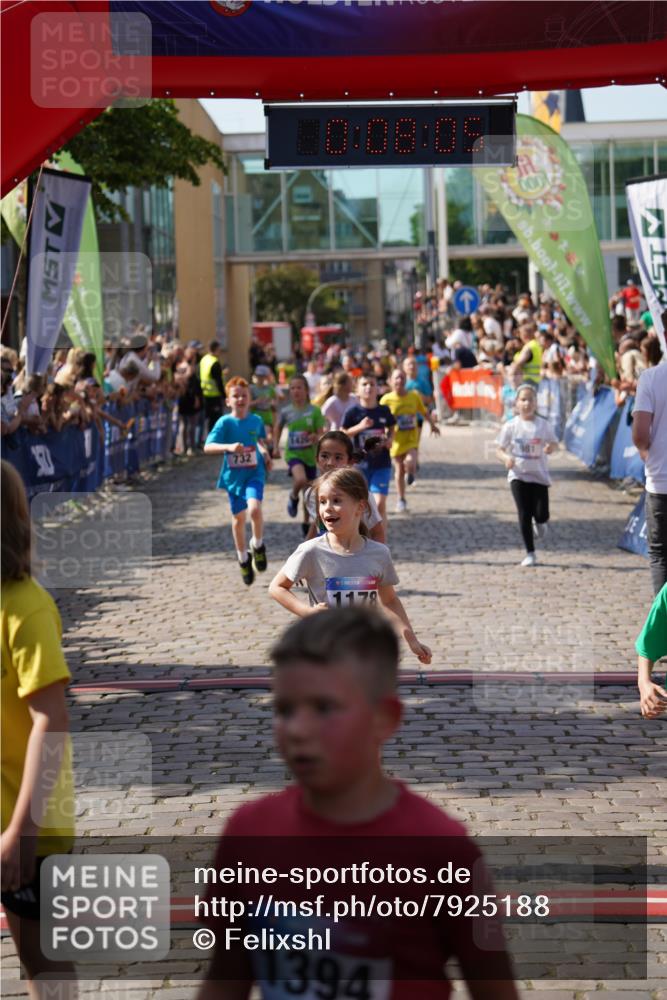 13.06.2025 - Holstenköstenlauf Felixshl http://msf.ph/oto/7925188 13.06.2025 16:23:07 Laufen 604, 615, 730, 732, 745, 746, 883, 885, 981, 1074, 1076, 1178, 1226, 1229, 1346, 1420, 1422, 1423 meine-sportfotos.de
