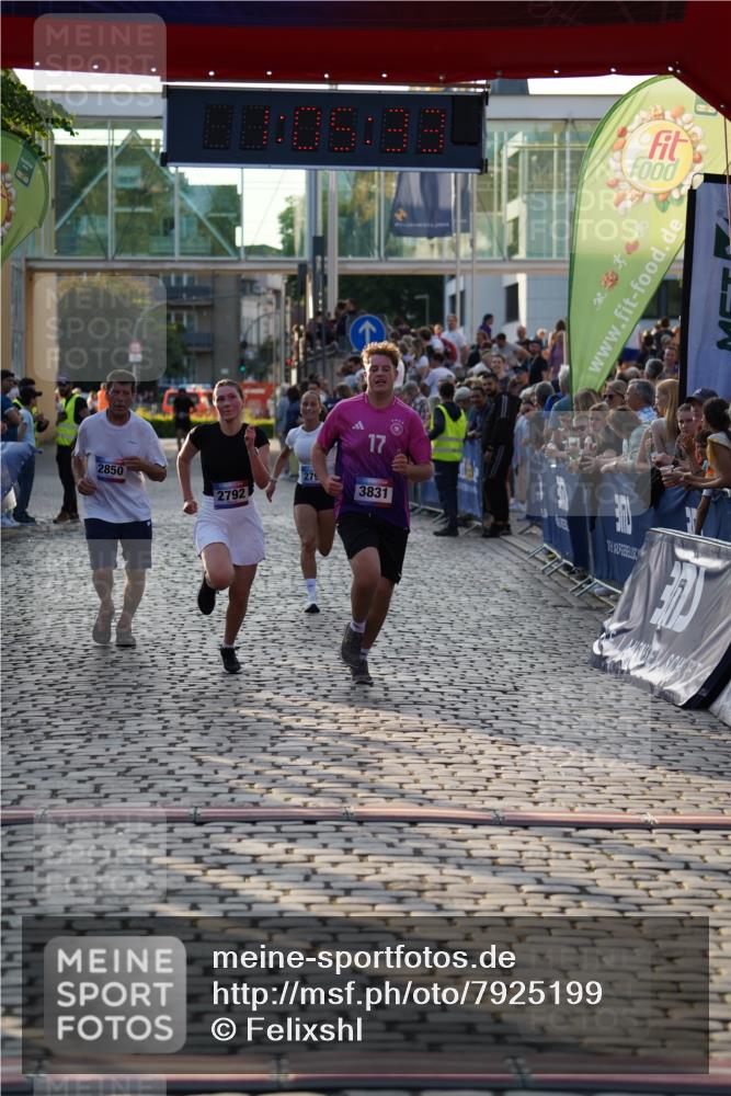 13.06.2025 - Holstenköstenlauf Felixshl http://msf.ph/oto/7925199 13.06.2025 20:05:32 Laufen 2099, 2790, 2792, 2850, 3831 meine-sportfotos.de
