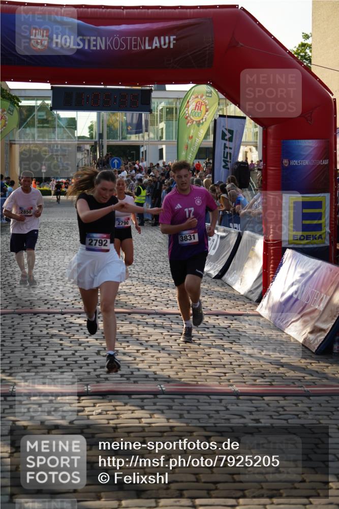 13.06.2025 - Holstenköstenlauf Felixshl http://msf.ph/oto/7925205 13.06.2025 20:05:34 Laufen 2099, 2790, 2792, 2850, 3831 meine-sportfotos.de