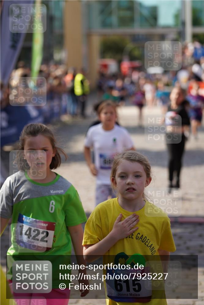 13.06.2025 - Holstenköstenlauf Felixshl http://msf.ph/oto/7925227 13.06.2025 16:23:16 Laufen 226, 327, 330, 497, 615, 728, 730, 745, 883, 885, 1076, 1220, 1227, 1229, 1281, 1422, 1423 meine-sportfotos.de