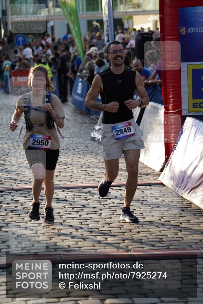 13.06.2025 - Holstenköstenlauf Felixshl http://msf.ph/oto/7925274 13.06.2025 20:06:13 Laufen 2949, 2950 meine-sportfotos.de