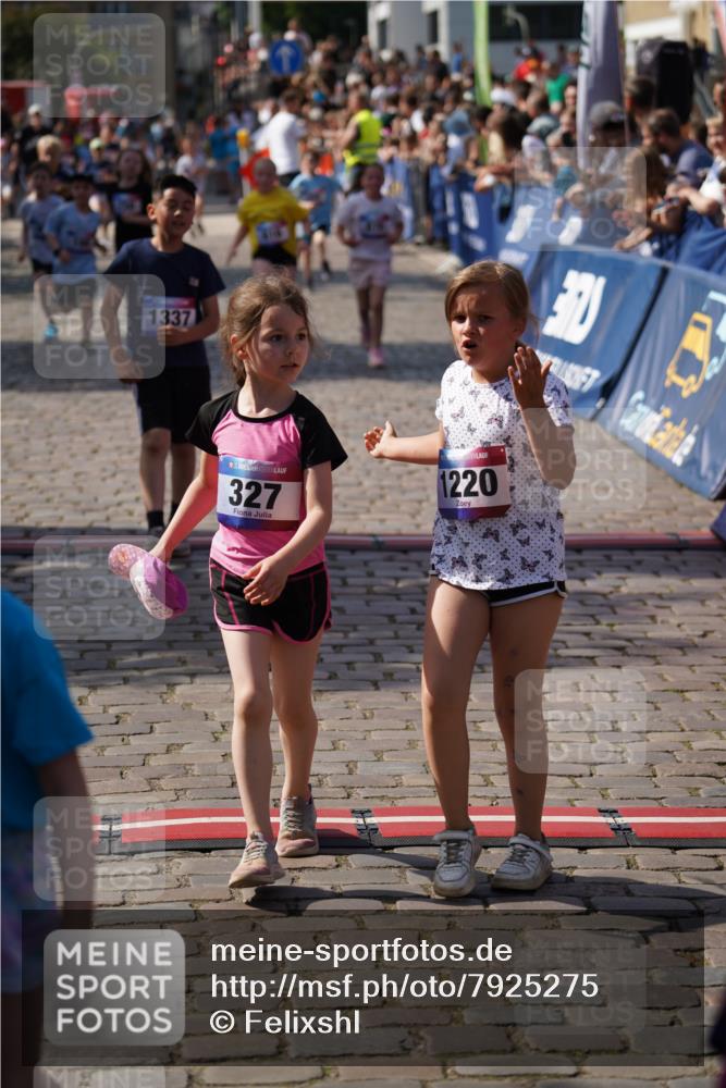 13.06.2025 - Holstenköstenlauf Felixshl http://msf.ph/oto/7925275 13.06.2025 16:23:25 Laufen 221, 226, 327, 359, 616, 728, 750, 870, 988, 1006, 1220, 1337, 1342 meine-sportfotos.de