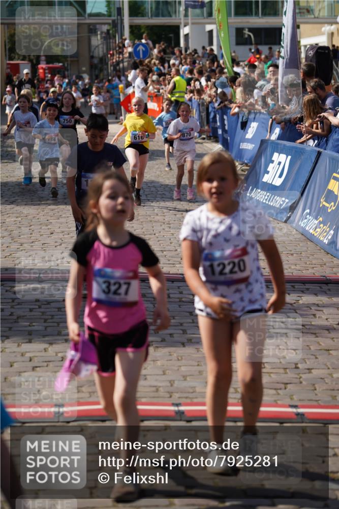 13.06.2025 - Holstenköstenlauf Felixshl http://msf.ph/oto/7925281 13.06.2025 16:23:26 Laufen 221, 327, 359, 616, 750, 870, 988, 1000, 1006, 1220, 1337, 1342 meine-sportfotos.de
