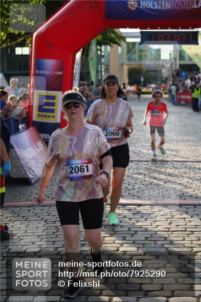 13.06.2025 - Holstenköstenlauf Felixshl http://msf.ph/oto/7925290 13.06.2025 20:07:01 Laufen 2060, 2061, 2936, 3729 meine-sportfotos.de