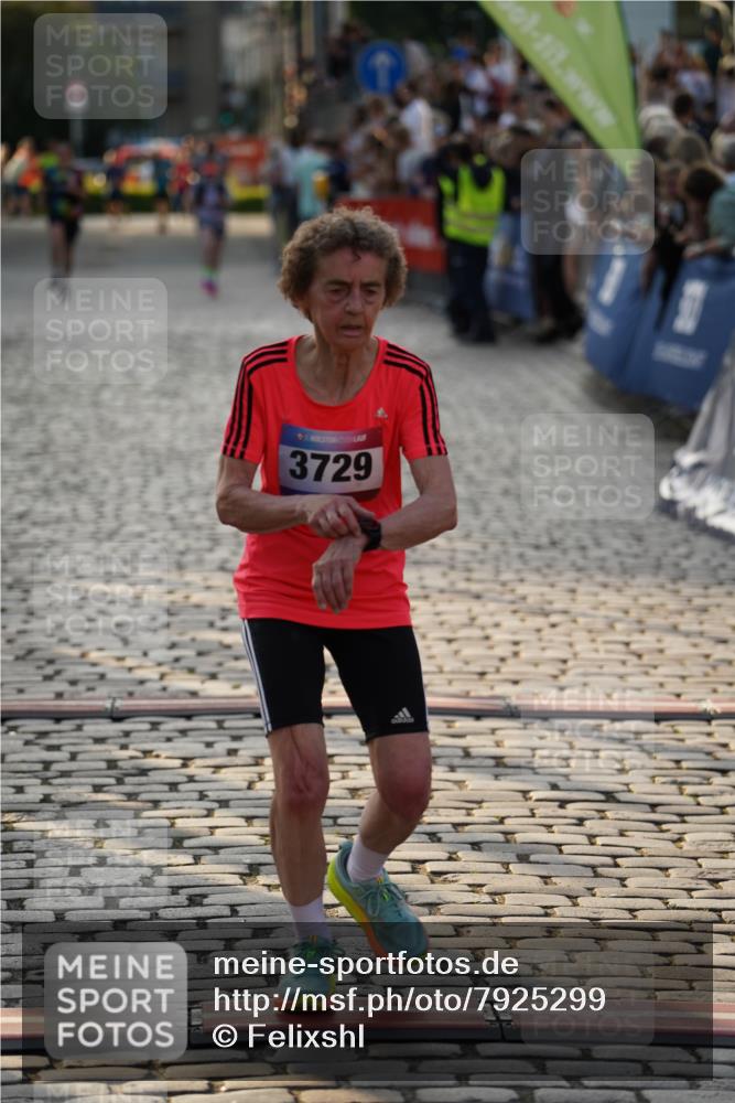 13.06.2025 - Holstenköstenlauf Felixshl http://msf.ph/oto/7925299 13.06.2025 20:07:03 Laufen 2936, 3729 meine-sportfotos.de