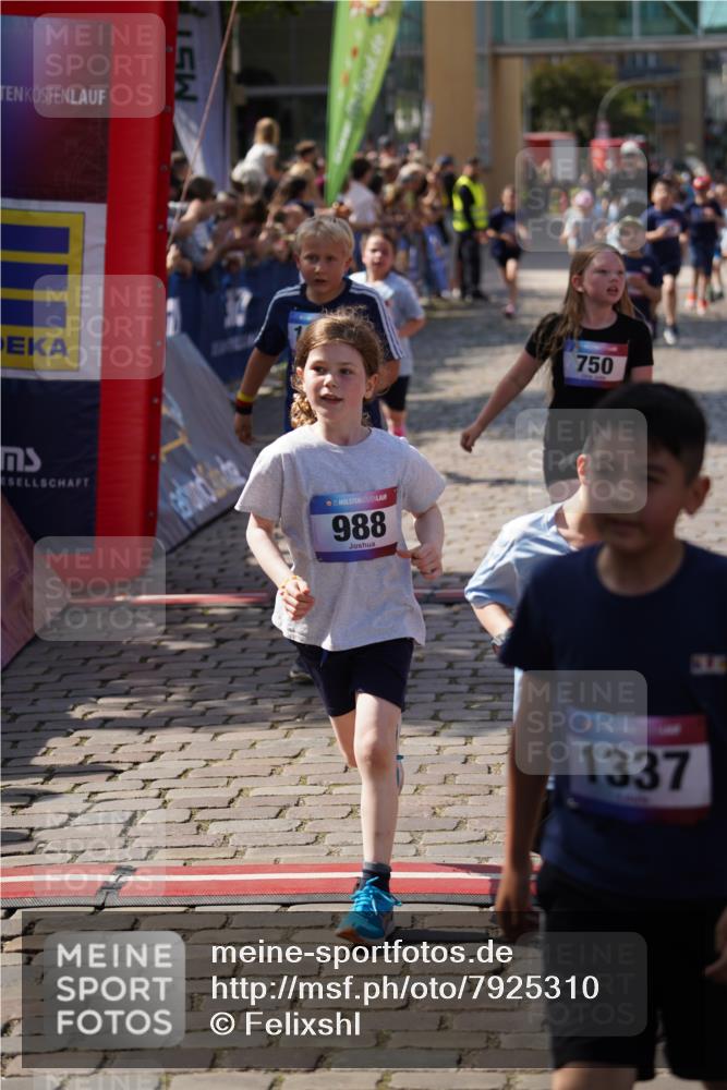 13.06.2025 - Holstenköstenlauf Felixshl http://msf.ph/oto/7925310 13.06.2025 16:23:30 Laufen 221, 359, 483, 616, 725, 750, 870, 988, 989, 995, 1000, 1006, 1174, 1327, 1342 meine-sportfotos.de