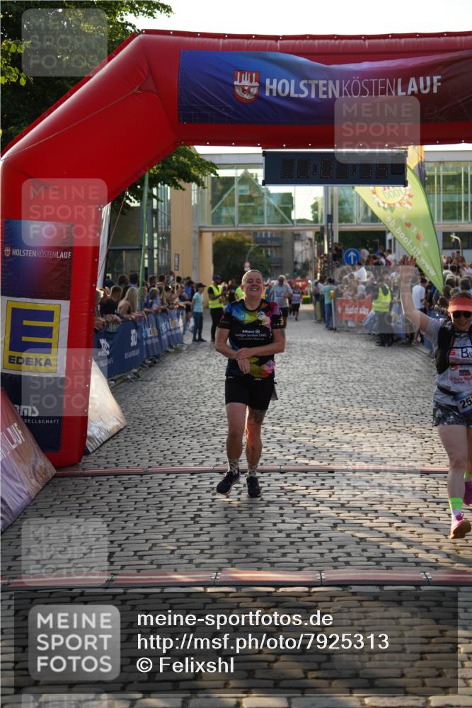 13.06.2025 - Holstenköstenlauf Felixshl http://msf.ph/oto/7925313 13.06.2025 20:07:13 Laufen 2350, 2588, 2593, 2923 meine-sportfotos.de