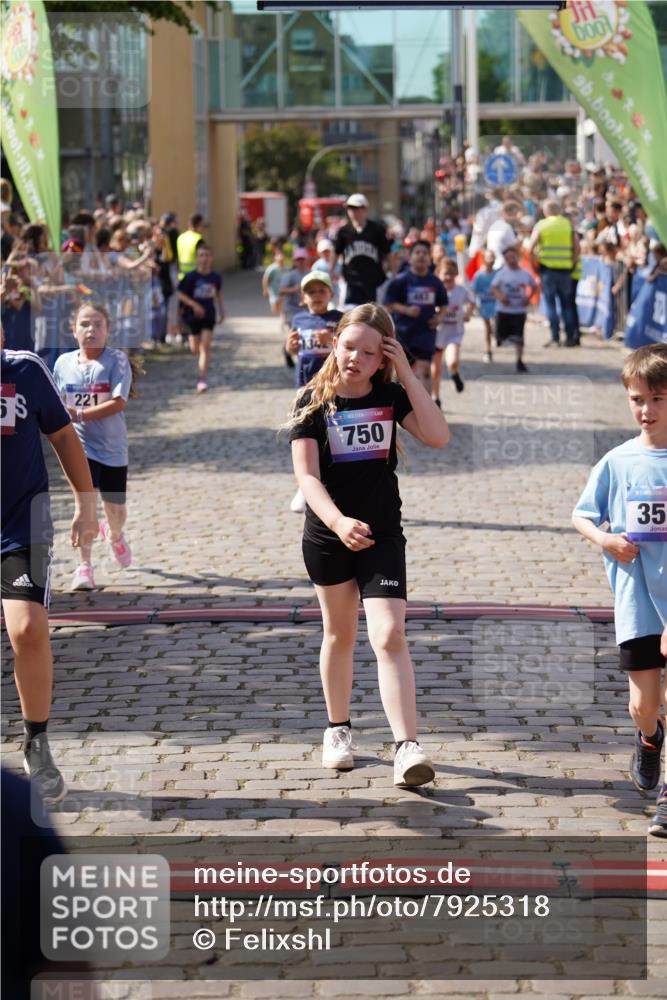 13.06.2025 - Holstenköstenlauf Felixshl http://msf.ph/oto/7925318 13.06.2025 16:23:31 Laufen 163, 221, 336, 337, 359, 483, 616, 725, 750, 870, 988, 989, 995, 1000, 1006, 1174, 1327, 1329, 1342 meine-sportfotos.de