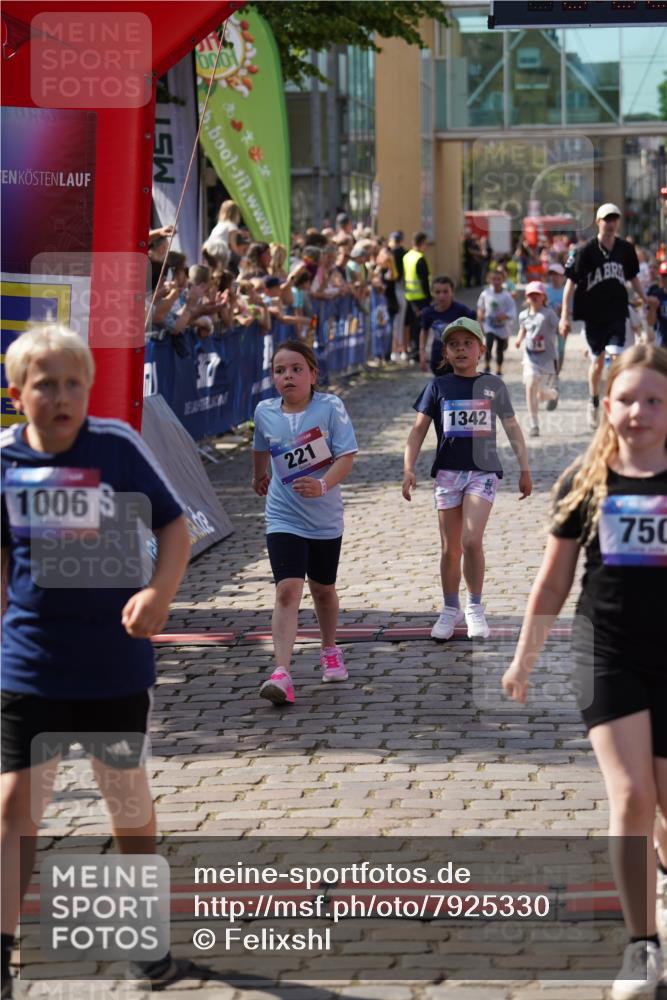 13.06.2025 - Holstenköstenlauf Felixshl http://msf.ph/oto/7925330 13.06.2025 16:23:33 Laufen 163, 221, 332, 336, 337, 359, 483, 725, 750, 756, 879, 989, 995, 1000, 1006, 1174, 1327, 1329, 1342 meine-sportfotos.de
