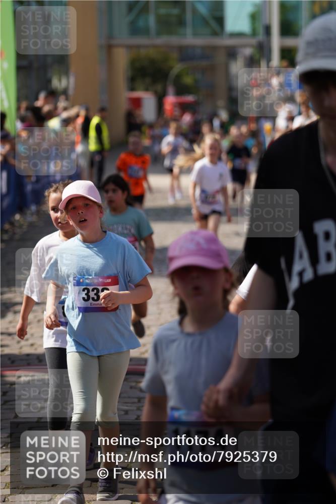 13.06.2025 - Holstenköstenlauf Felixshl http://msf.ph/oto/7925379 13.06.2025 16:23:42 Laufen 163, 332, 336, 337, 480, 727, 741, 756, 878, 879, 989, 998, 1065, 1071, 1180, 1225, 1321, 1329 meine-sportfotos.de