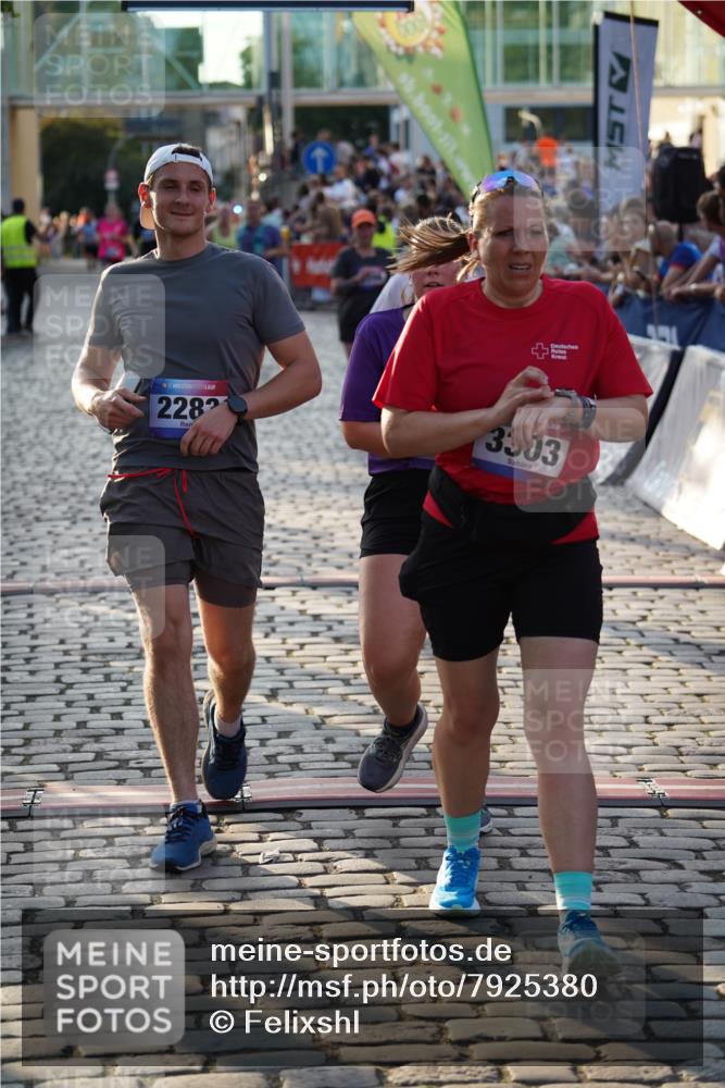 13.06.2025 - Holstenköstenlauf Felixshl http://msf.ph/oto/7925380 13.06.2025 20:07:39 Laufen 2096, 2144, 2283, 2294, 2630, 2727, 3303 meine-sportfotos.de