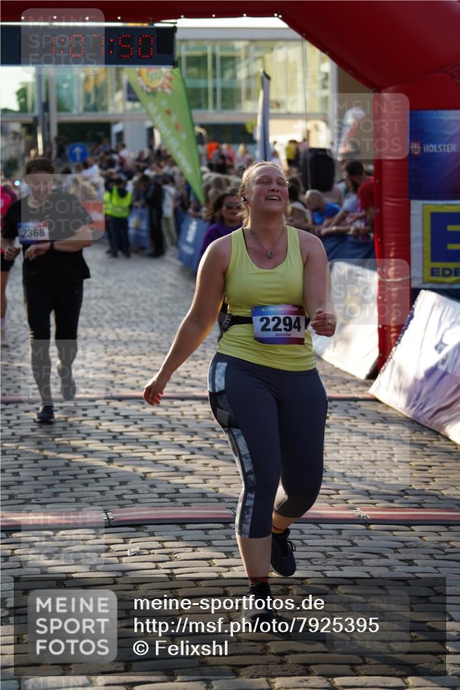 13.06.2025 - Holstenköstenlauf Felixshl http://msf.ph/oto/7925395 13.06.2025 20:07:49 Laufen 2273, 2294, 2333, 2368, 2584, 2742, 3181 meine-sportfotos.de