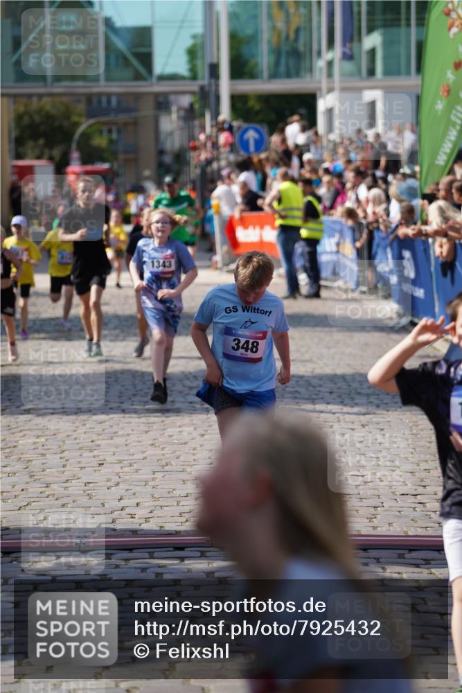 13.06.2025 - Holstenköstenlauf Felixshl http://msf.ph/oto/7925432 13.06.2025 16:23:59 Laufen 348, 478, 481, 607, 614, 1055, 1221, 1222, 1343, 1392, 1426 meine-sportfotos.de