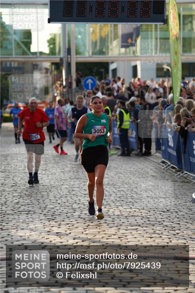 13.06.2025 - Holstenköstenlauf Felixshl http://msf.ph/oto/7925439 13.06.2025 20:08:07 Laufen 2478, 3053, 3232, 3761 meine-sportfotos.de