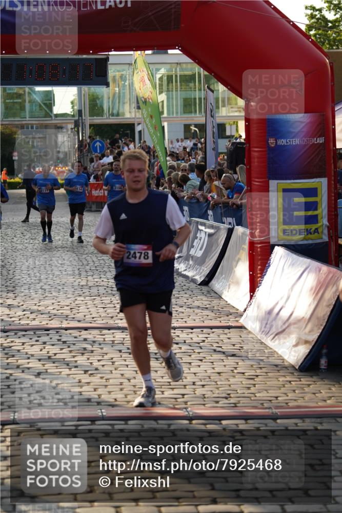 13.06.2025 - Holstenköstenlauf Felixshl http://msf.ph/oto/7925468 13.06.2025 20:08:16 Laufen 2478, 3108, 3111, 3114, 3573 meine-sportfotos.de