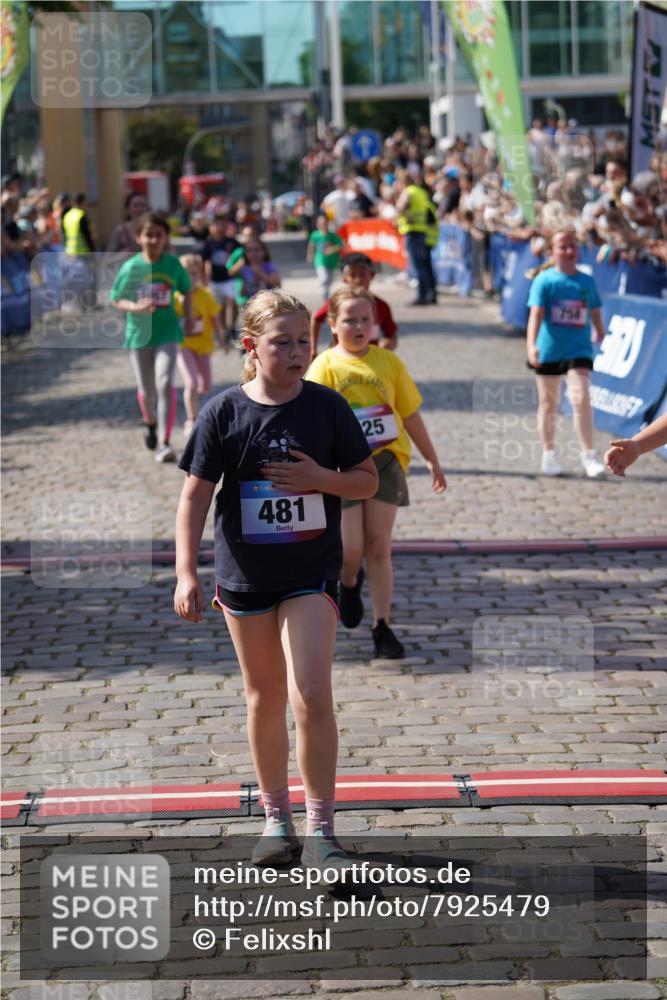 13.06.2025 - Holstenköstenlauf Felixshl http://msf.ph/oto/7925479 13.06.2025 16:24:10 Laufen 65, 73, 481, 625, 719, 758, 1055, 1056, 1057, 1063, 1318 meine-sportfotos.de