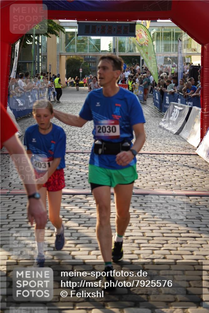 13.06.2025 - Holstenköstenlauf Felixshl http://msf.ph/oto/7925576 13.06.2025 20:08:53 Laufen 2030, 2031, 3590 meine-sportfotos.de