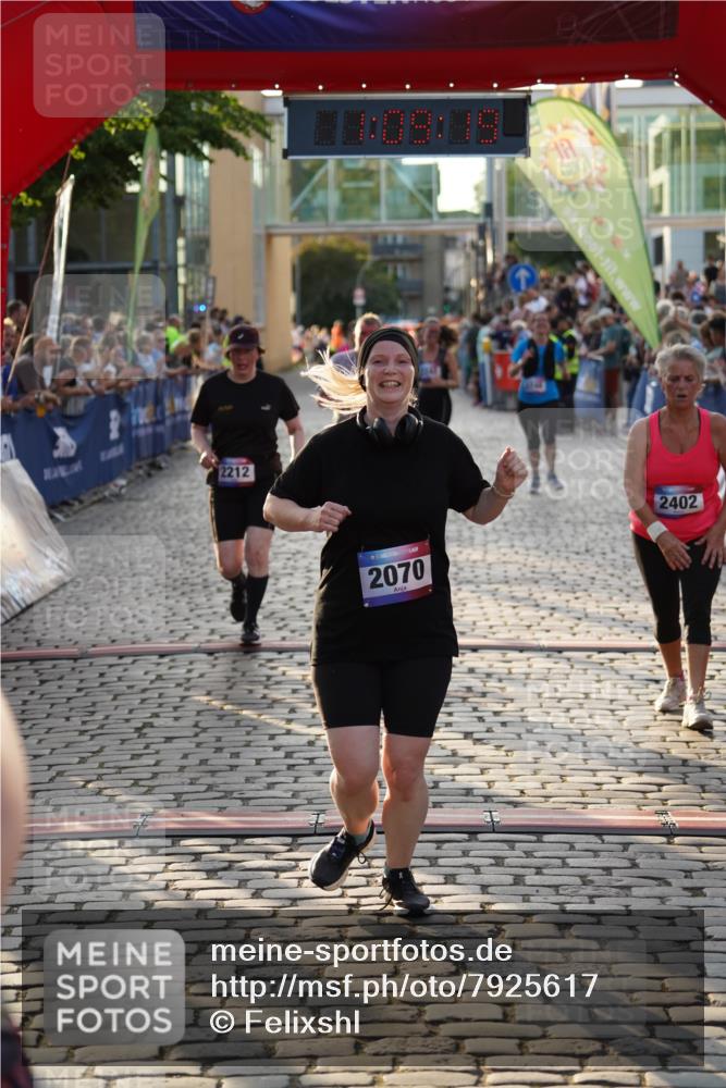 13.06.2025 - Holstenköstenlauf Felixshl http://msf.ph/oto/7925617 13.06.2025 20:09:18 Laufen 2070, 2212, 2240, 2242, 2402, 2805, 3176, 3179 meine-sportfotos.de