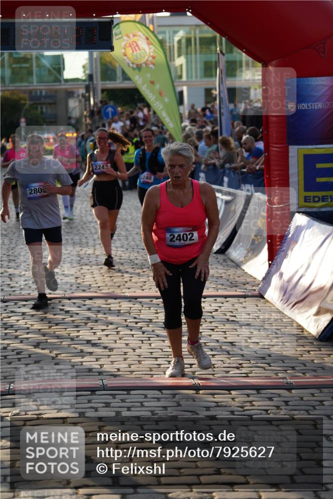 13.06.2025 - Holstenköstenlauf Felixshl http://msf.ph/oto/7925627 13.06.2025 20:09:20 Laufen 2070, 2212, 2240, 2242, 2402, 2805, 3176, 3179 meine-sportfotos.de
