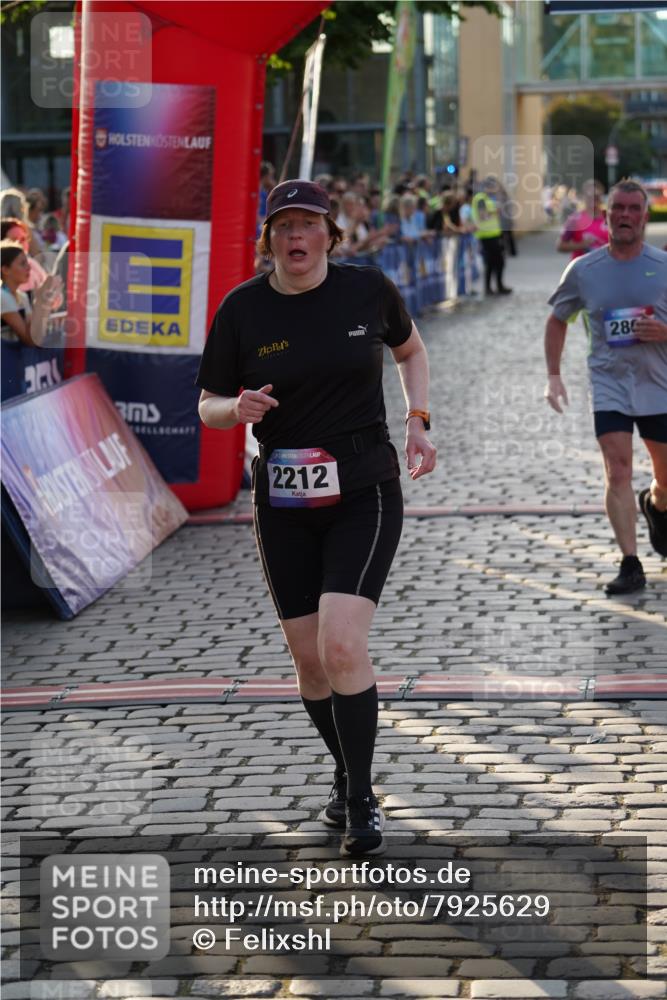 13.06.2025 - Holstenköstenlauf Felixshl http://msf.ph/oto/7925629 13.06.2025 20:09:21 Laufen 2212, 2240, 2242, 2805, 3176, 3179 meine-sportfotos.de