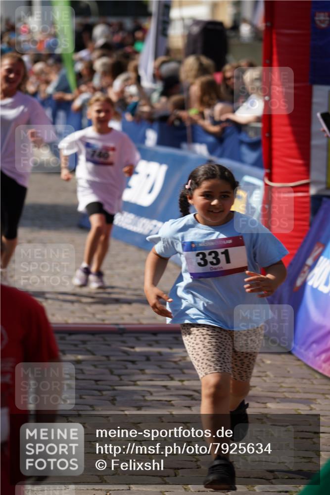 13.06.2025 - Holstenköstenlauf Felixshl http://msf.ph/oto/7925634 13.06.2025 16:24:54 Laufen 9, 85, 331, 740, 755, 873, 1181, 1231, 1232 meine-sportfotos.de