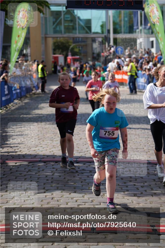 13.06.2025 - Holstenköstenlauf Felixshl http://msf.ph/oto/7925640 13.06.2025 16:24:55 Laufen 9, 85, 331, 740, 755, 873, 1181, 1231, 1232 meine-sportfotos.de