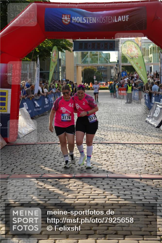 13.06.2025 - Holstenköstenlauf Felixshl http://msf.ph/oto/7925658 13.06.2025 20:09:28 Laufen 3176, 3179 meine-sportfotos.de