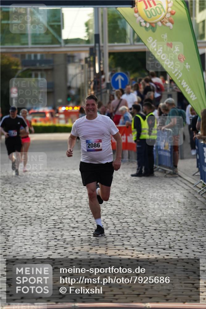 13.06.2025 - Holstenköstenlauf Felixshl http://msf.ph/oto/7925686 13.06.2025 20:09:56 Laufen 2086, 3143 meine-sportfotos.de