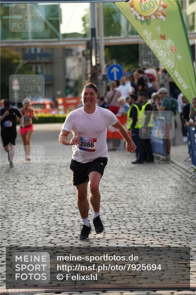 13.06.2025 - Holstenköstenlauf Felixshl http://msf.ph/oto/7925694 13.06.2025 20:09:57 Laufen 2086, 3143 meine-sportfotos.de