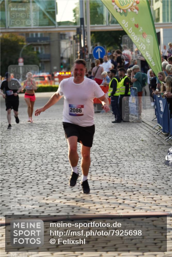 13.06.2025 - Holstenköstenlauf Felixshl http://msf.ph/oto/7925698 13.06.2025 20:09:57 Laufen 2086, 3143 meine-sportfotos.de
