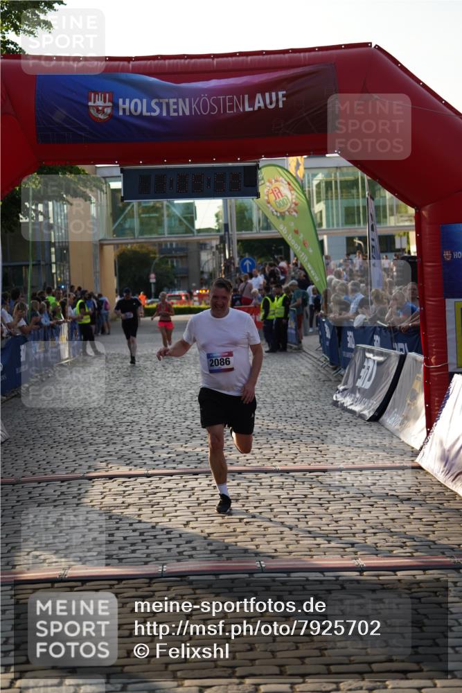 13.06.2025 - Holstenköstenlauf Felixshl http://msf.ph/oto/7925702 13.06.2025 20:09:58 Laufen 2086, 2182, 3143 meine-sportfotos.de