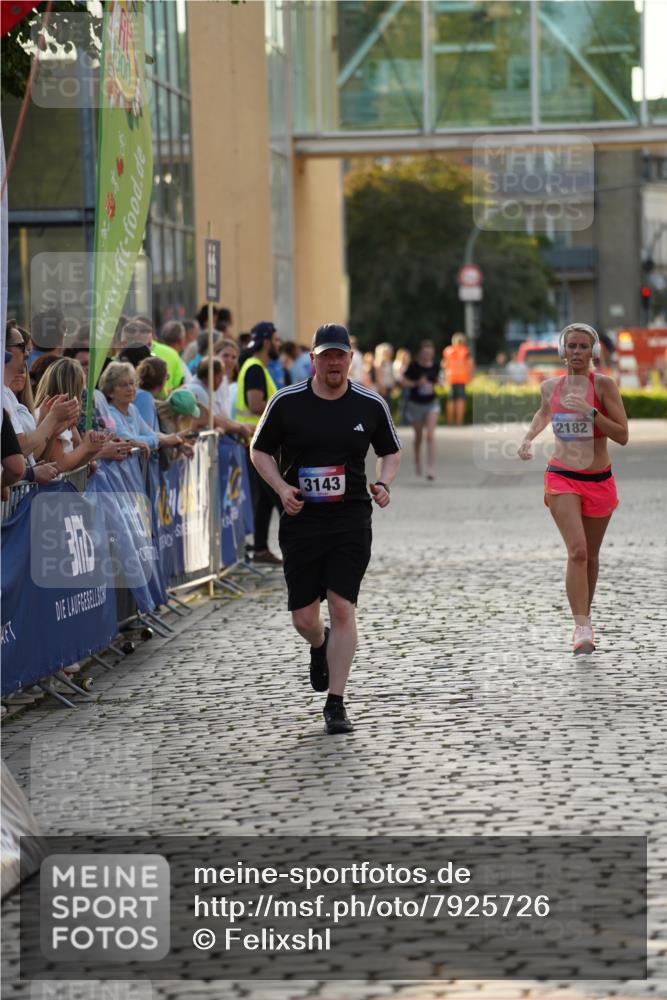 13.06.2025 - Holstenköstenlauf Felixshl http://msf.ph/oto/7925726 13.06.2025 20:10:01 Laufen 2086, 2182, 3143 meine-sportfotos.de