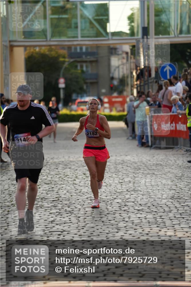 13.06.2025 - Holstenköstenlauf Felixshl http://msf.ph/oto/7925729 13.06.2025 20:10:03 Laufen 2182, 3143 meine-sportfotos.de