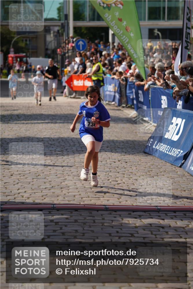 13.06.2025 - Holstenköstenlauf Felixshl http://msf.ph/oto/7925734 13.06.2025 16:25:18 Laufen 724, 736 meine-sportfotos.de