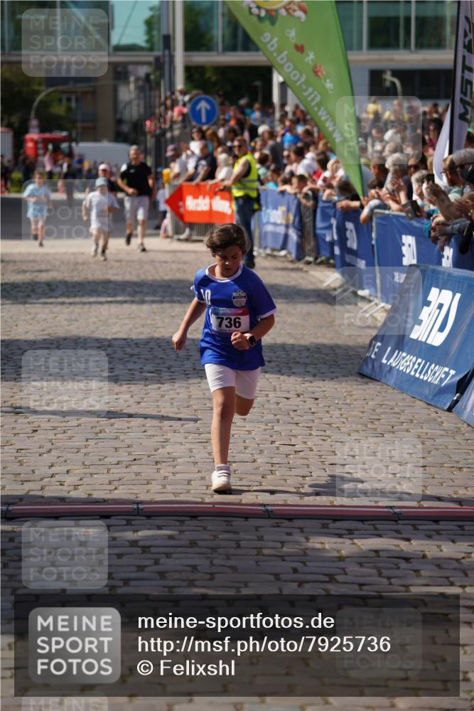 13.06.2025 - Holstenköstenlauf Felixshl http://msf.ph/oto/7925736 13.06.2025 16:25:19 Laufen 724, 736 meine-sportfotos.de