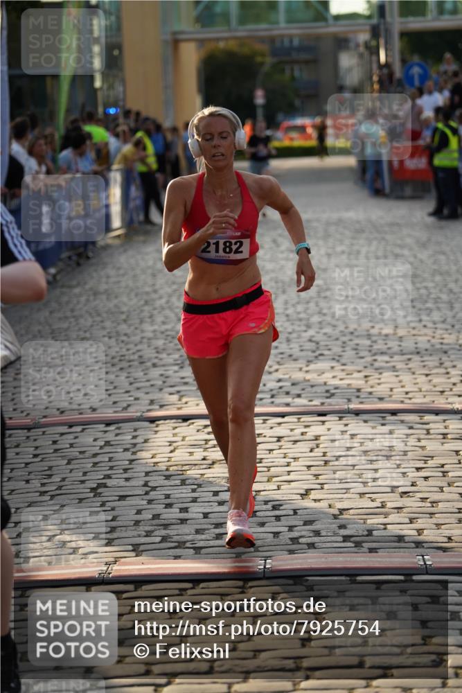 13.06.2025 - Holstenköstenlauf Felixshl http://msf.ph/oto/7925754 13.06.2025 20:10:08 Laufen 2182, 2441, 3143 meine-sportfotos.de