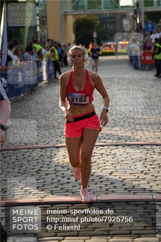 13.06.2025 - Holstenköstenlauf Felixshl http://msf.ph/oto/7925756 13.06.2025 20:10:08 Laufen 2182, 2441, 3143 meine-sportfotos.de