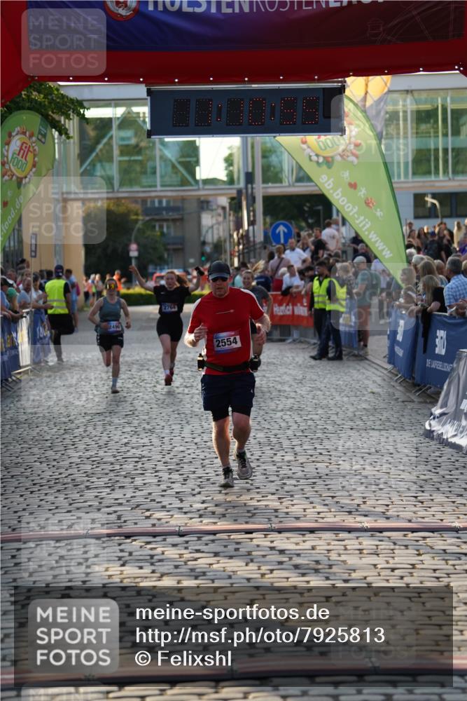13.06.2025 - Holstenköstenlauf Felixshl http://msf.ph/oto/7925813 13.06.2025 20:10:54 Laufen 2490, 2554, 2764 meine-sportfotos.de