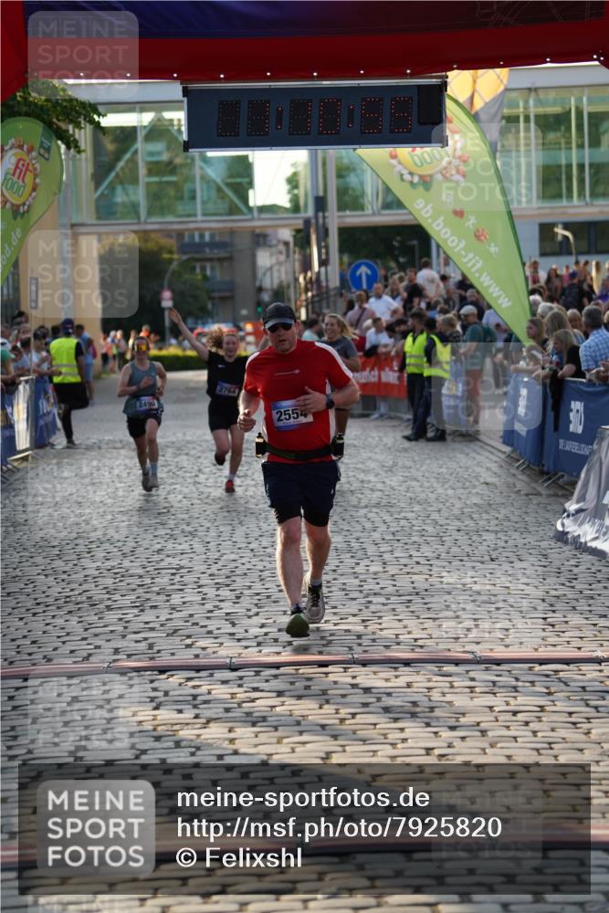 13.06.2025 - Holstenköstenlauf Felixshl http://msf.ph/oto/7925820 13.06.2025 20:10:55 Laufen 2490, 2554, 2764 meine-sportfotos.de