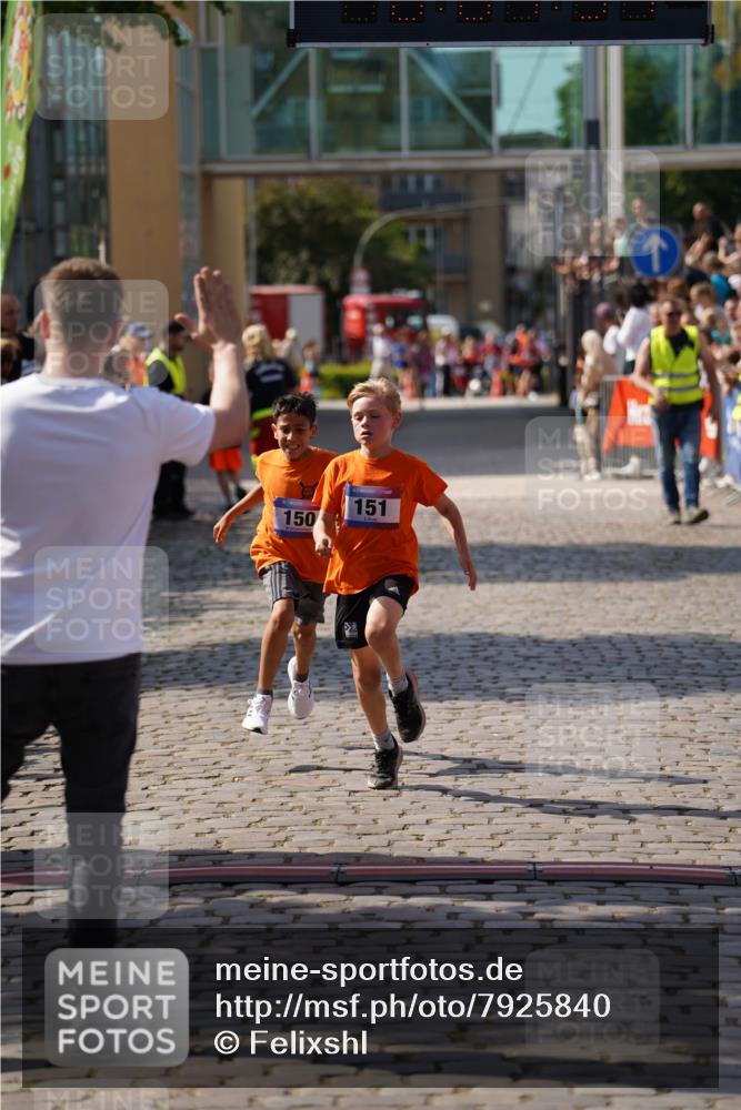 13.06.2025 - Holstenköstenlauf Felixshl http://msf.ph/oto/7925840 13.06.2025 16:35:08 Laufen 150, 151 meine-sportfotos.de