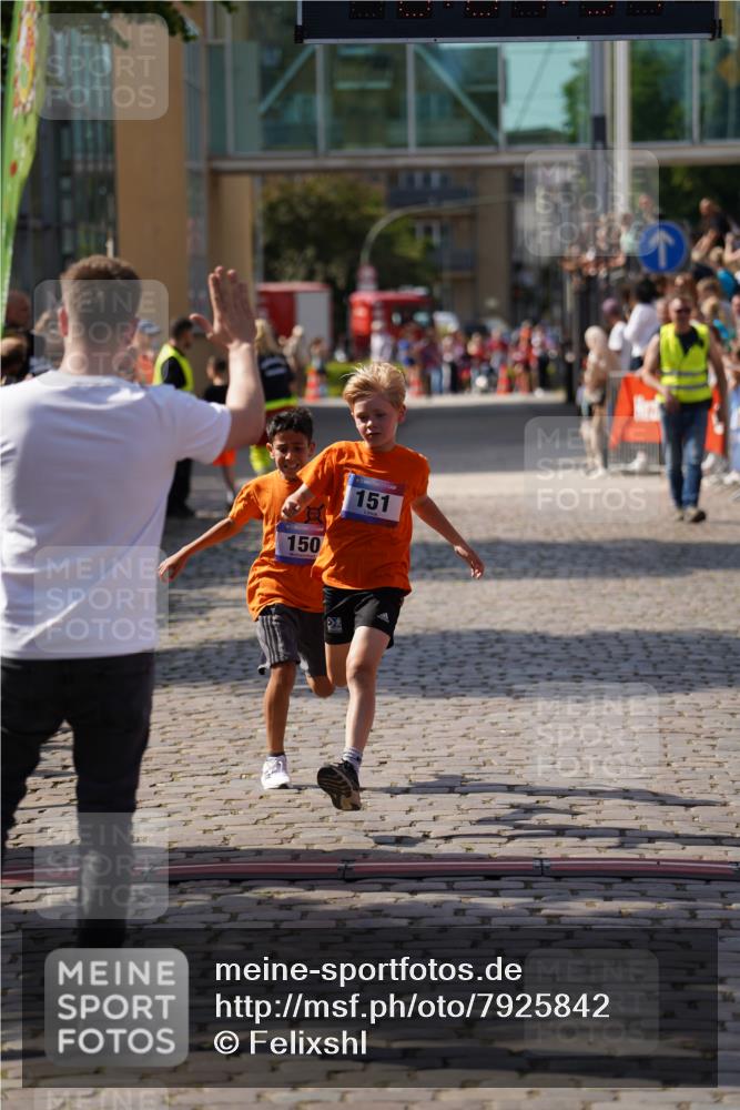 13.06.2025 - Holstenköstenlauf Felixshl http://msf.ph/oto/7925842 13.06.2025 16:35:08 Laufen 150, 151 meine-sportfotos.de