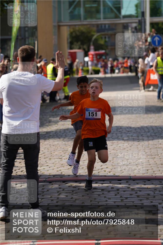 13.06.2025 - Holstenköstenlauf Felixshl http://msf.ph/oto/7925848 13.06.2025 16:35:08 Laufen 150, 151 meine-sportfotos.de