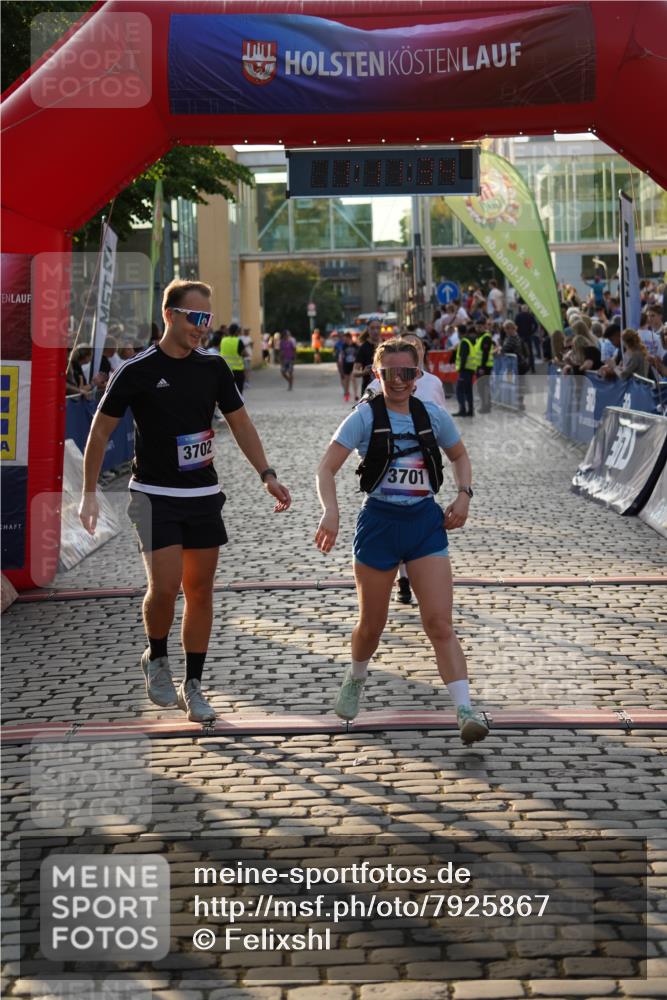 13.06.2025 - Holstenköstenlauf Felixshl http://msf.ph/oto/7925867 13.06.2025 20:11:33 Laufen 2366, 3701, 3702, 3941 meine-sportfotos.de