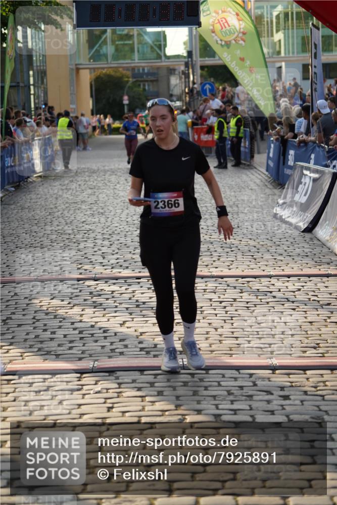 13.06.2025 - Holstenköstenlauf Felixshl http://msf.ph/oto/7925891 13.06.2025 20:11:38 Laufen 2366 meine-sportfotos.de